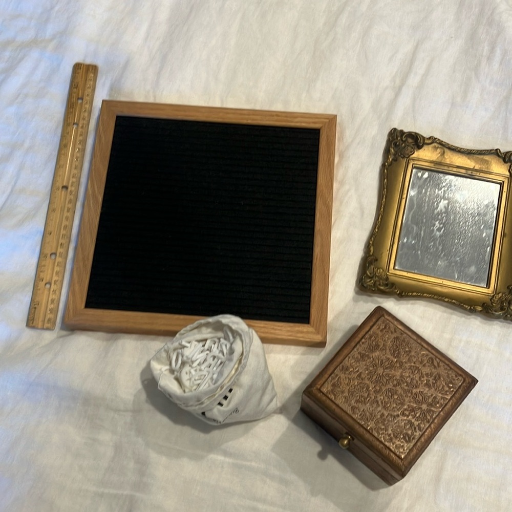 Letter felt board, mirror and wood box